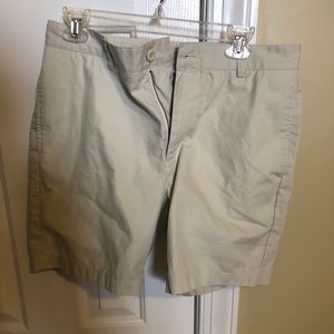 Vineyard Vines shorts size 32